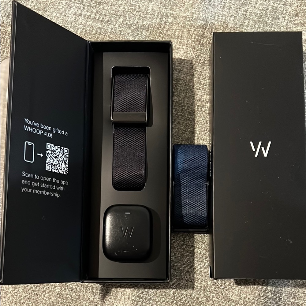 Whoop 4.0 Fitness Tracker with 2 Bands